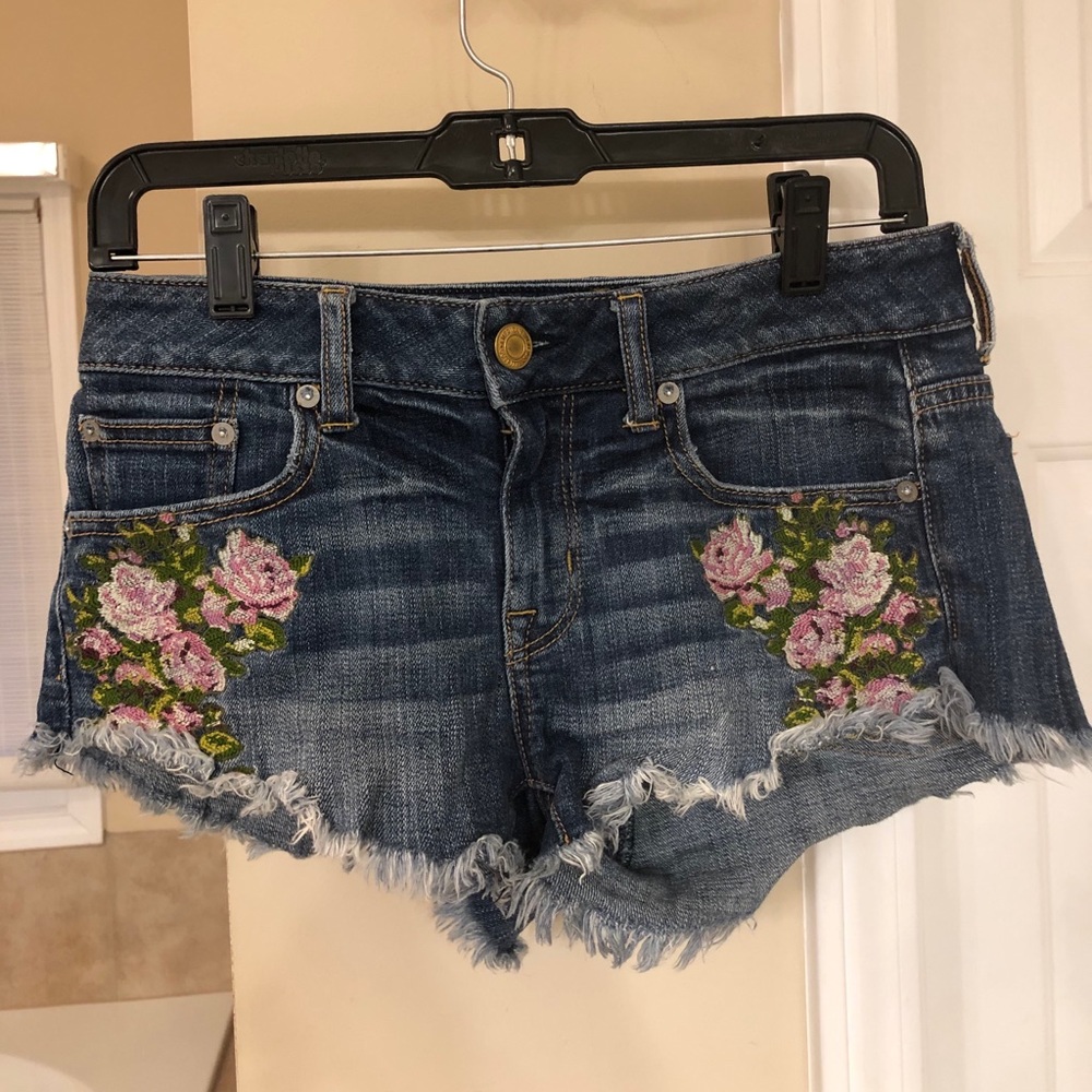 Floral American Eagle Jean shorts size 0